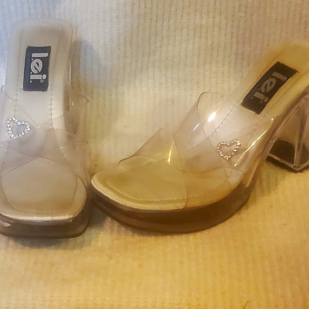 Woman's chunky heel